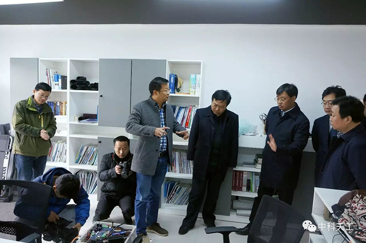 沙洋县县委书记率“四大家”领导莅临中科天工考察交流03.jpg